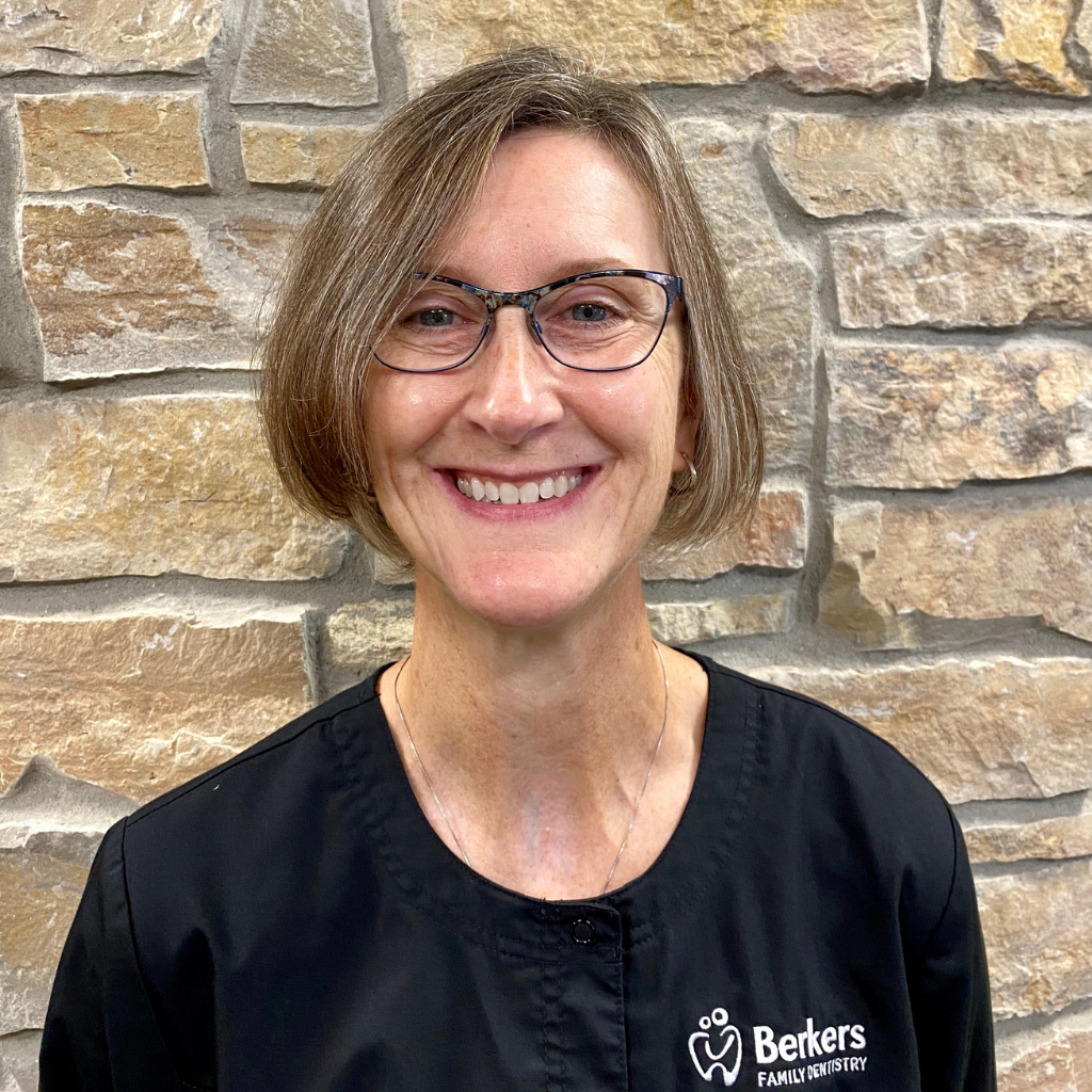 Berkers_Family_Dentistry_Elizabeth_Dental_Assistant